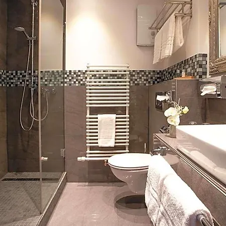 Royal Otel *