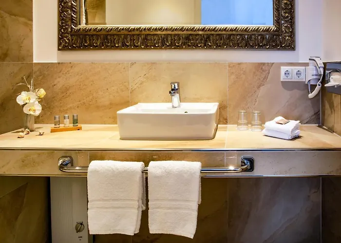 Hotel Royal *